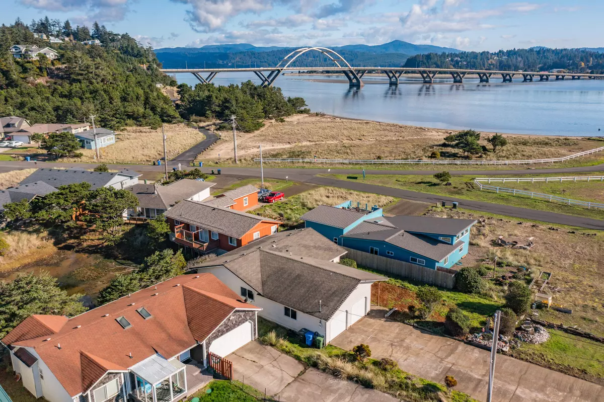 Waldport, OR 97394,1989 Admiralty CIR