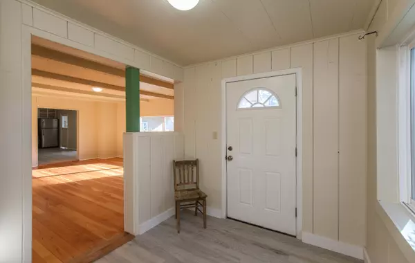 Phoenix, OR 97535,101 Ash ST