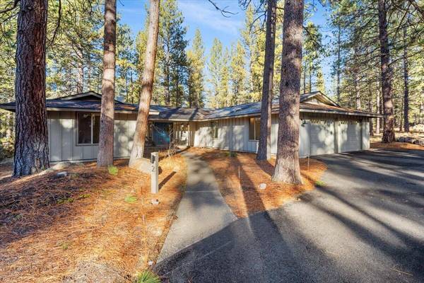 57464 Quartz Mountain LN #2, Sunriver, OR 97707