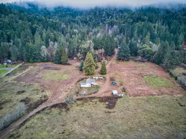 417 Frontage RD,  Wolf Creek,  OR 97497