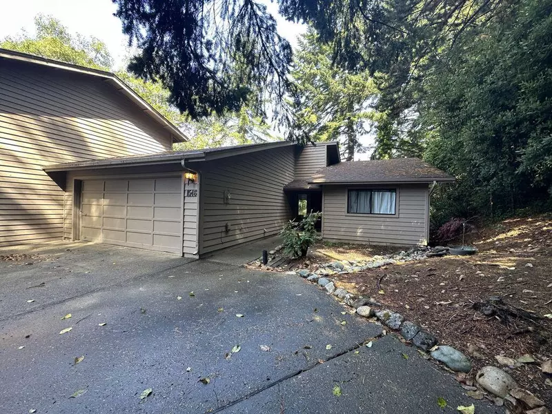 1546 Seacrest LN, Brookings, OR 97415