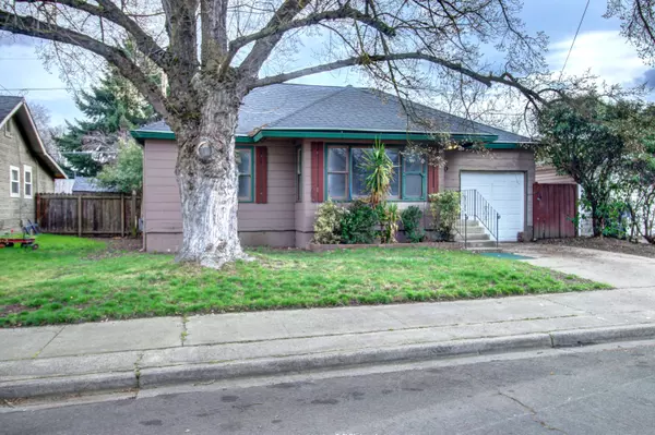 40 Myers CT, Medford, OR 97501