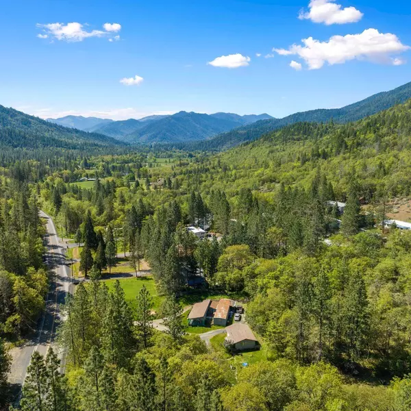 3995 Evans Creek RD, Rogue River, OR 97537