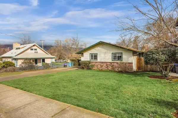 Ashland, OR 97520,264 Palm AVE