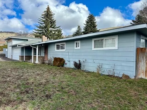 1931 Carlson DR, Klamath Falls, OR 97603