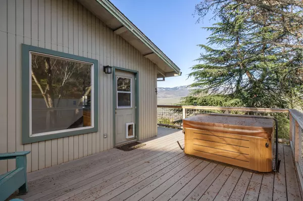 400 Fernwood DR Ashland, OR 97520