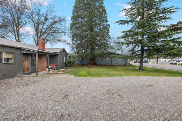 Medford, OR 97504,2058 Roberts RD