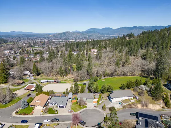Grants Pass, OR 97527,1214 Allenwood DR