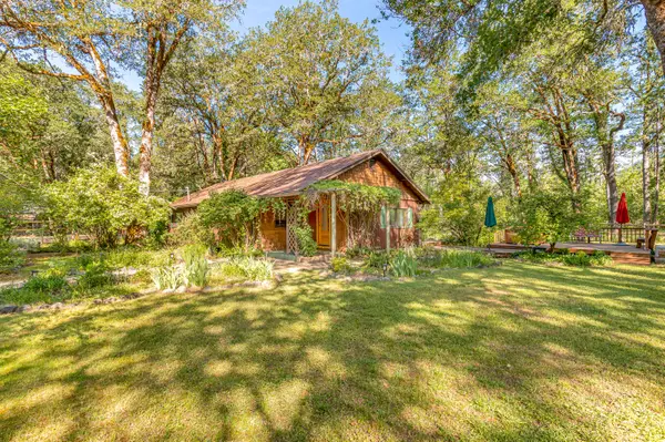 211 Beecher RD, Wolf Creek, OR 97497