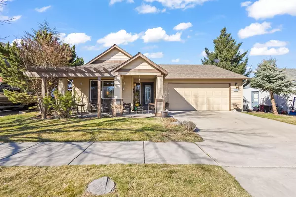 375 Antler LOOP, Redmond, OR 97756