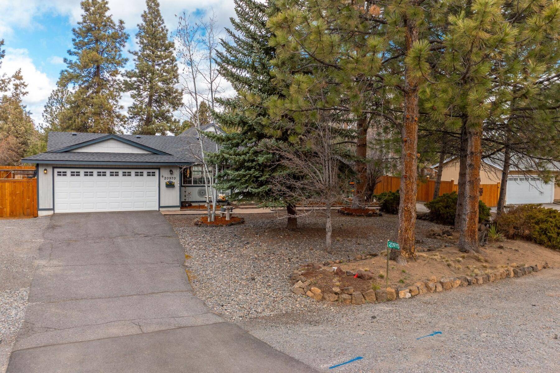 Bend, OR 97702,20970 Desert Woods DR