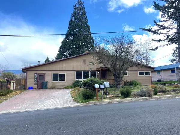 810 Glendale AVE, Ashland, OR 97520