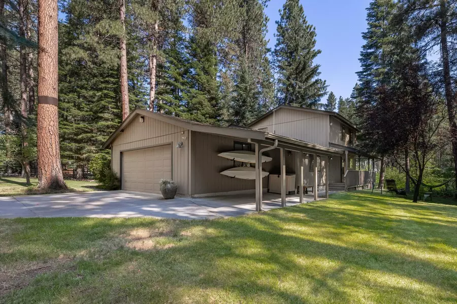 25513 Cold Springs Resort LN, Camp Sherman, OR 97730