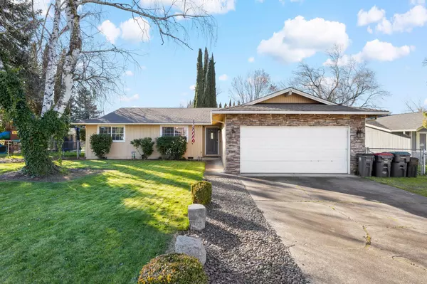 1499 Papago DR, Medford, OR 97504