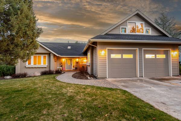 8830 Merlin DR, Redmond, OR 97756