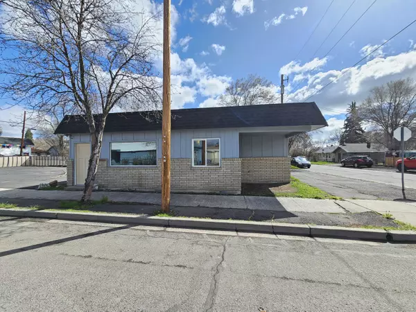 Klamath Falls, OR 97601,733 Main ST