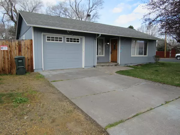 286 D ST, Madras, OR 97741