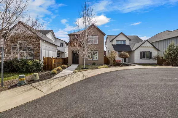 Bend, OR 97702,20463 Del Coco CT