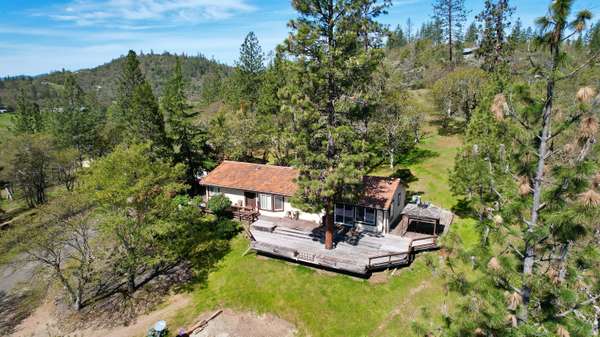 222 Buckingham CIR, Eagle Point, OR 97524