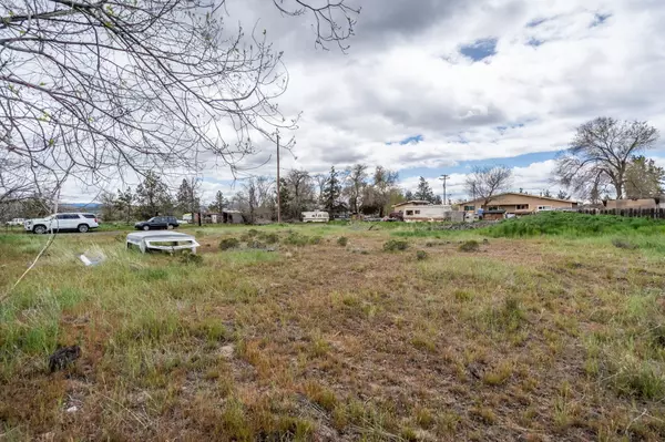 Madras, OR 97741,1st ST #Lot 4