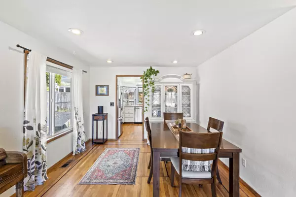 Phoenix, OR 97535,123 Mountain View CT