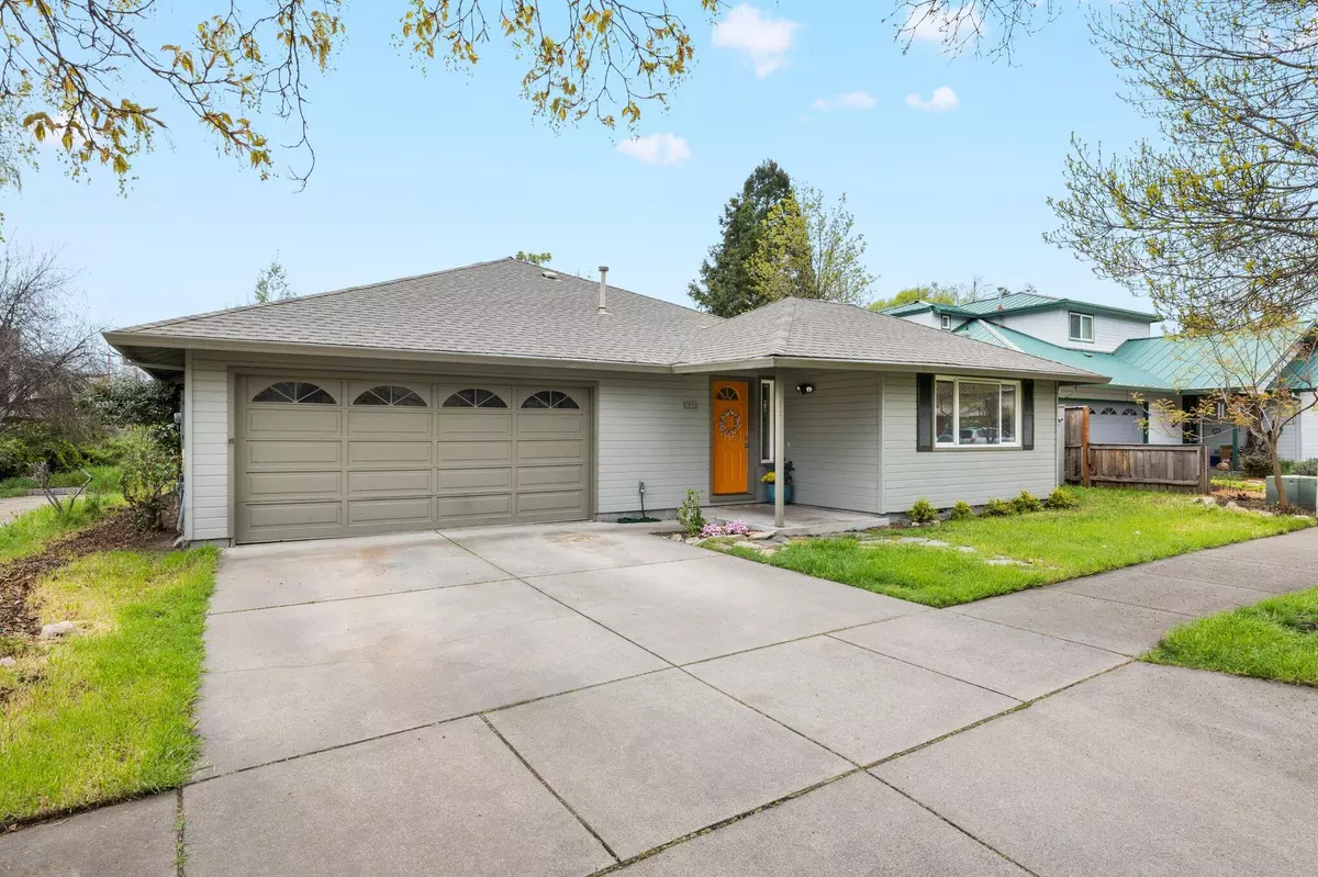 Ashland, OR 97520,1351 Evan LN