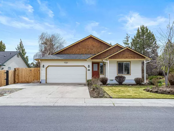 4300 Ben Hogan DR, Redmond, OR 97756