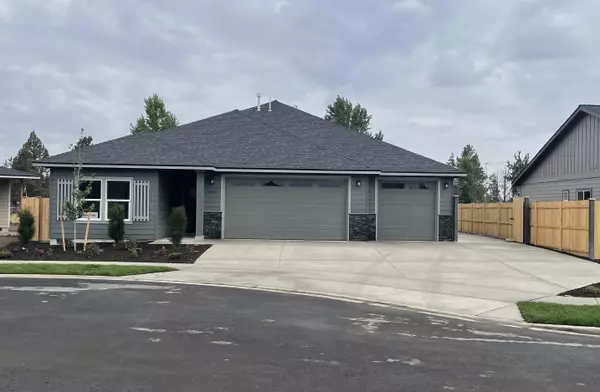 4975 Yew PL #Lot 22, Redmond, OR 97756