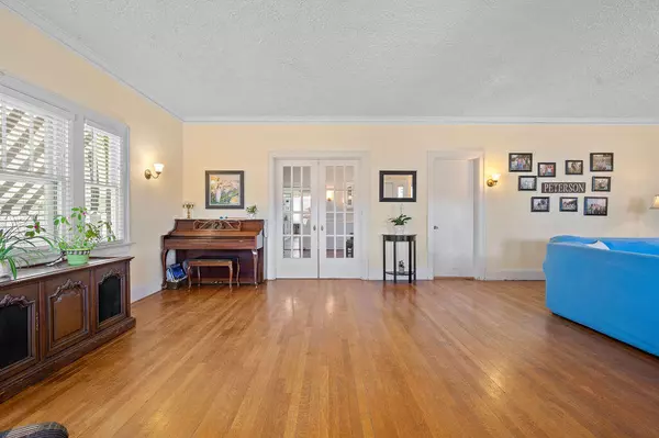 Klamath Falls, OR 97601,320 7th ST