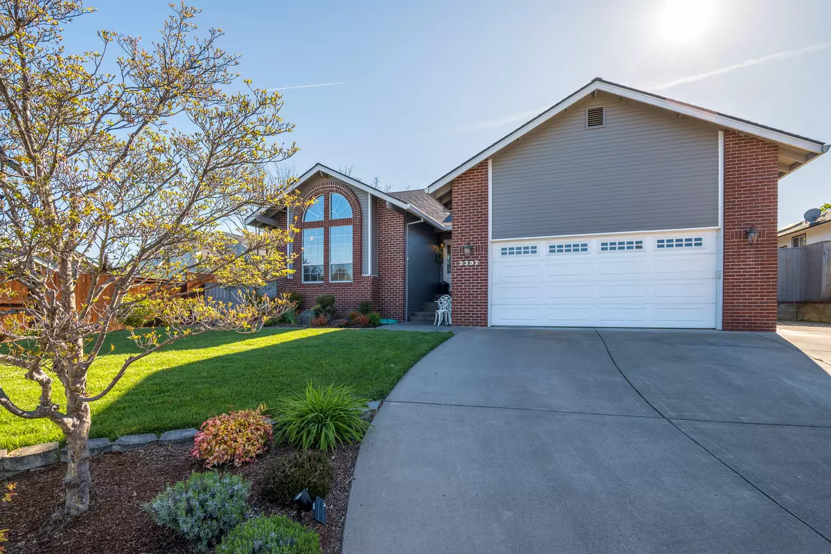 Medford, OR 97504,2392 Brighton CIR