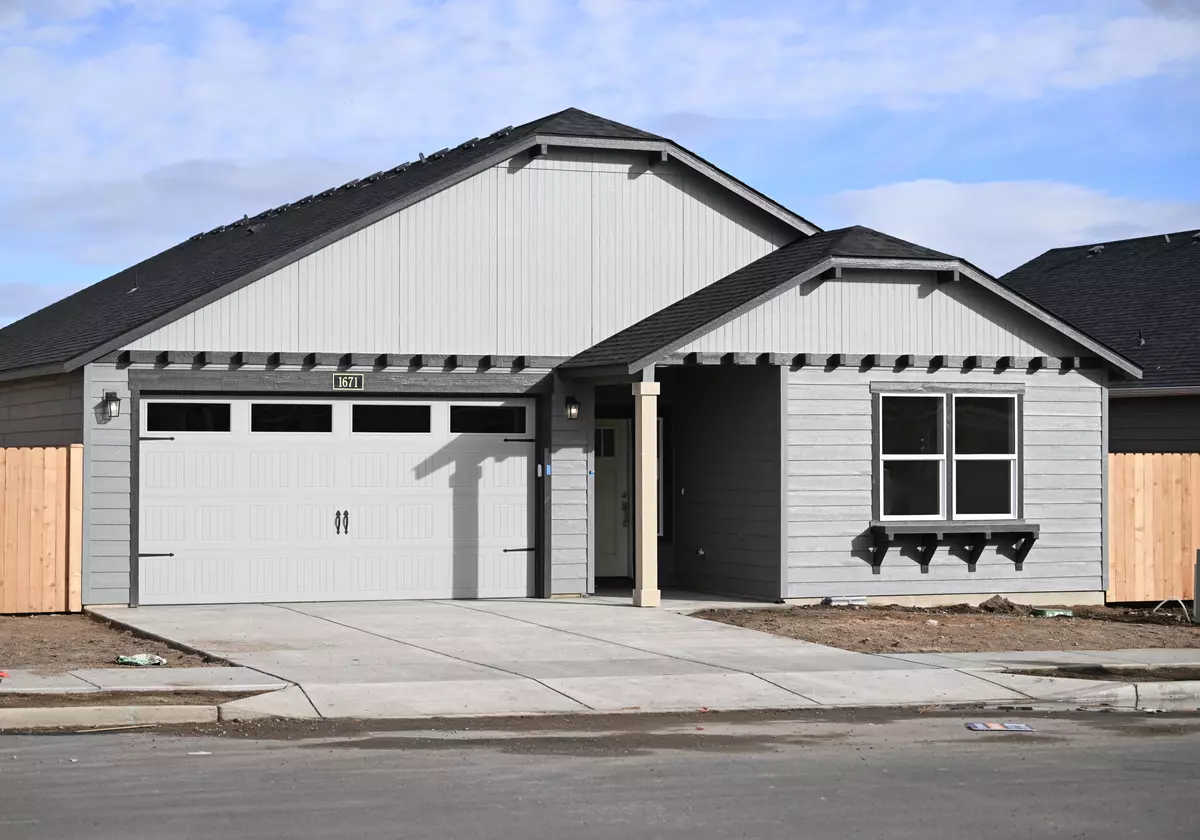 Redmond, OR 97756,1671 Varnish PL #96