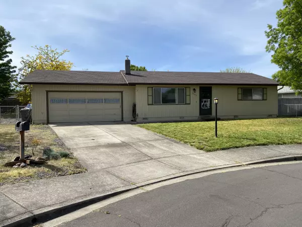 3088 Via Verde CIR, White City, OR 97503