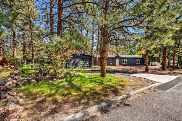 60971 Granite DR, Bend, OR 97702