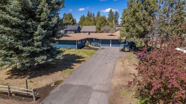 20592 Klahani DR,  Bend,  OR 97702