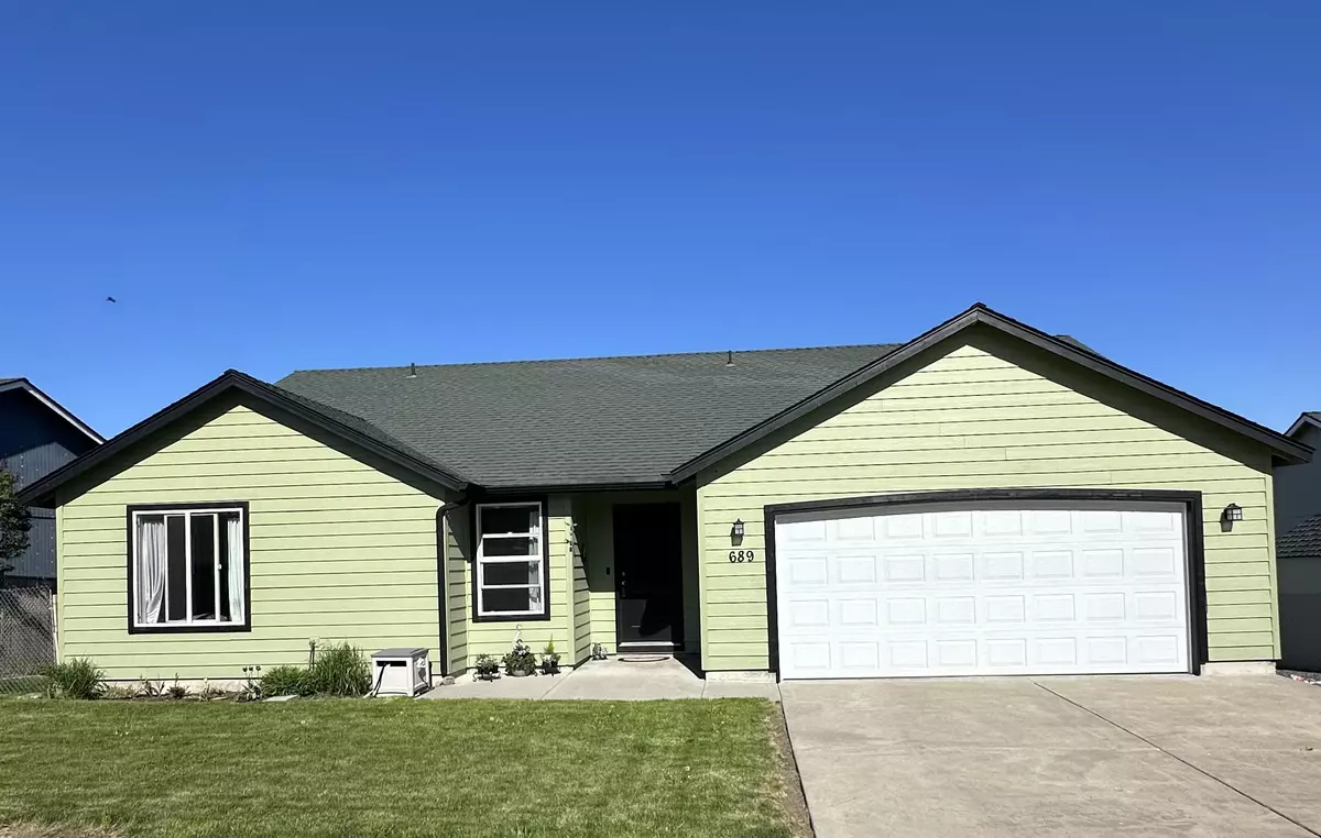 Madras, OR 97741,689 Cedar Hill DR