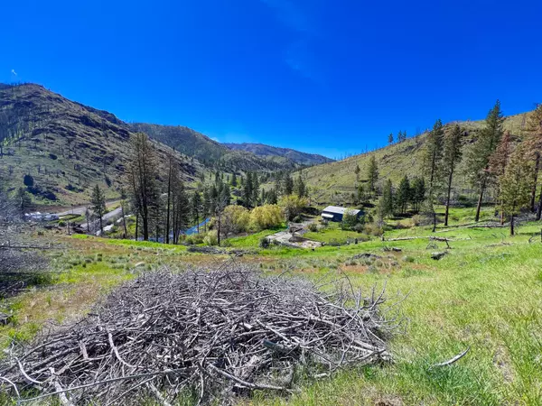 Canyon City, OR 97820,25198 Hwy 395 S