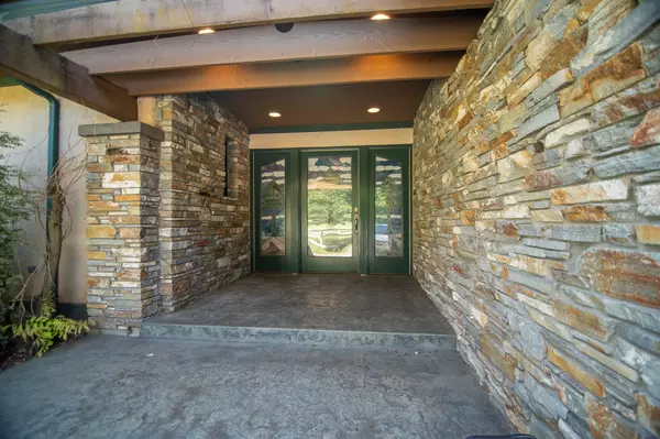 Merlin, OR 97532,2440 Hugo RD