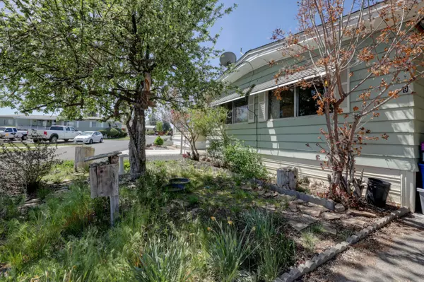 Redmond, OR 97756,2633 Obsidian AVE #9