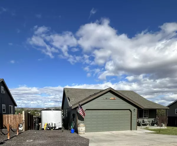 Madras, OR 97741,649 Cedar Hill DR