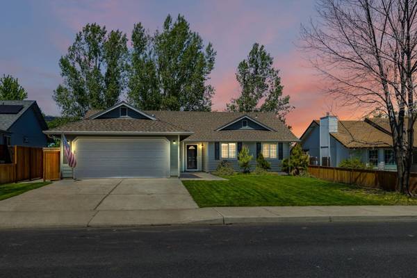 2207 Jackpine CT,  Redmond,  OR 97756