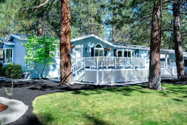 61015 Springcrest DR, Bend, OR 97702