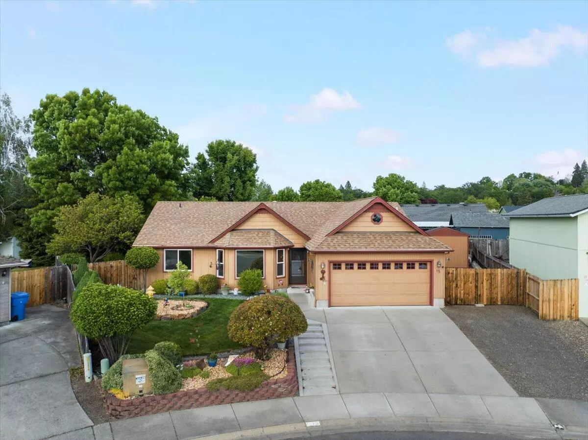 Eagle Point, OR 97524,15 hummingbird CT