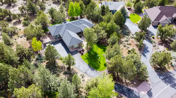 2435 Linnet LN, Redmond, OR 97756