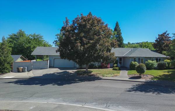 931 Donna DR, Grants Pass, OR 97526