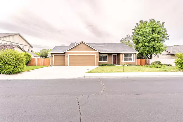 1334 Spruce AVE, Redmond, OR 97756