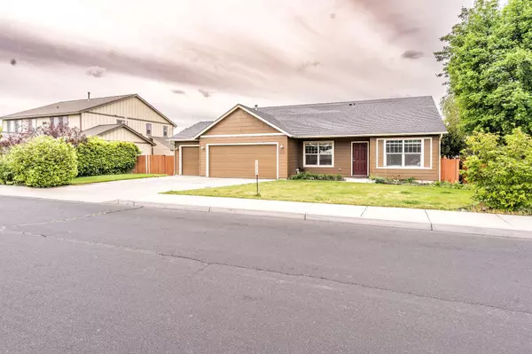 Redmond, OR 97756,1334 Spruce AVE