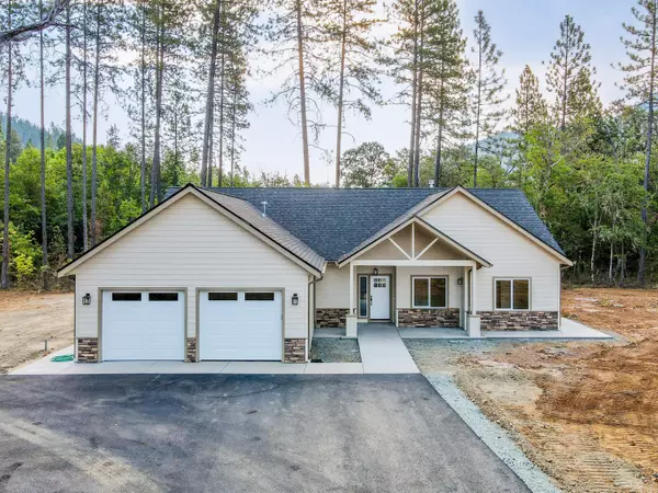 145 Ridge View LN #Lot 1, Grants Pass, OR 97527