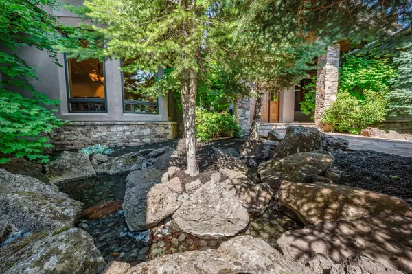 Bend, OR 97701,65755 Pronghorn Estates DR