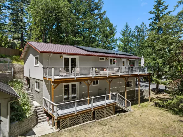 1065 Pinecrest TER, Ashland, OR 97520