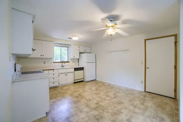 Talent, OR 97540,509 Wagner Creek RD